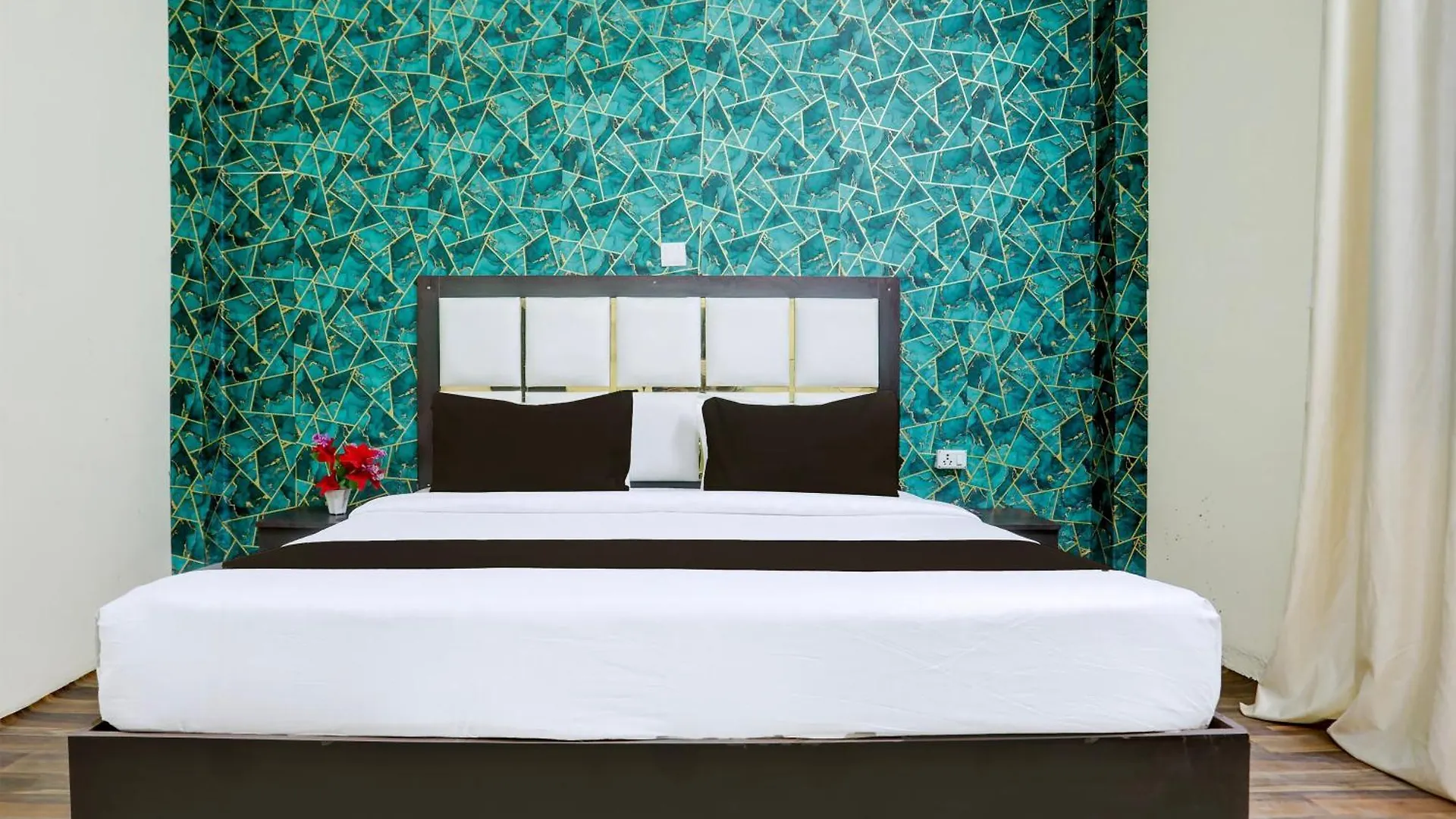 Hotel O Apna Dx Delhi   Delhi (National Capital Territory of India)