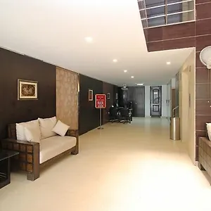 3* Hotel New Walnut Castle