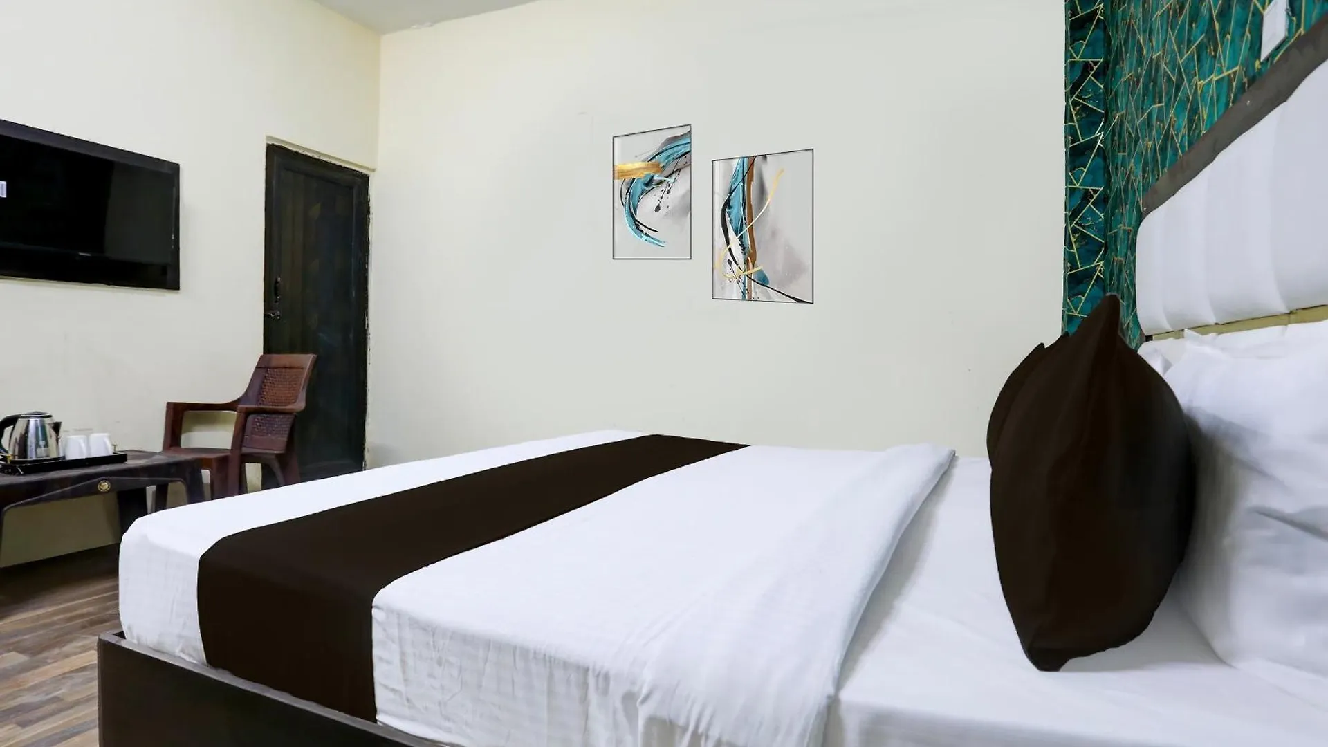 ***  Hotel O Apna Dx Delhi  India