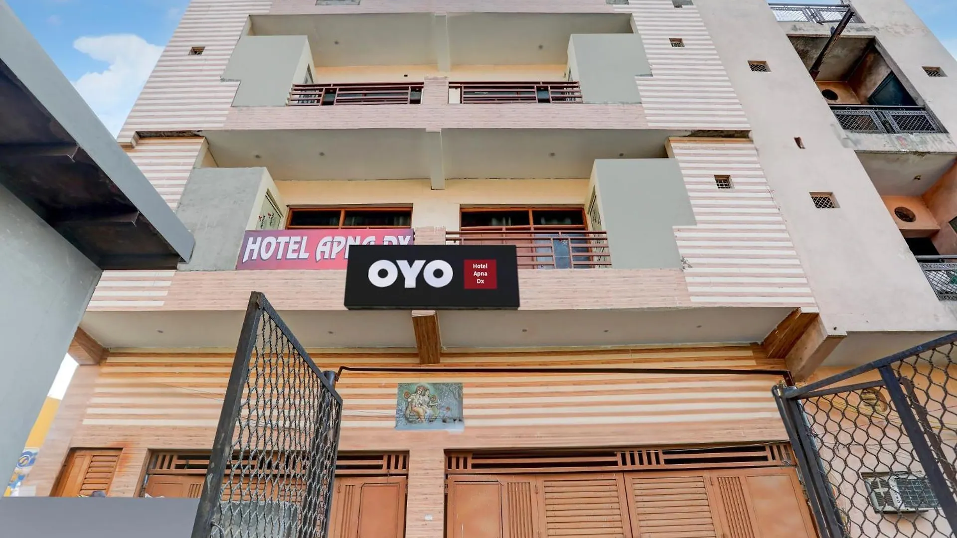 ***  Hotel O Apna Dx Delhi  India