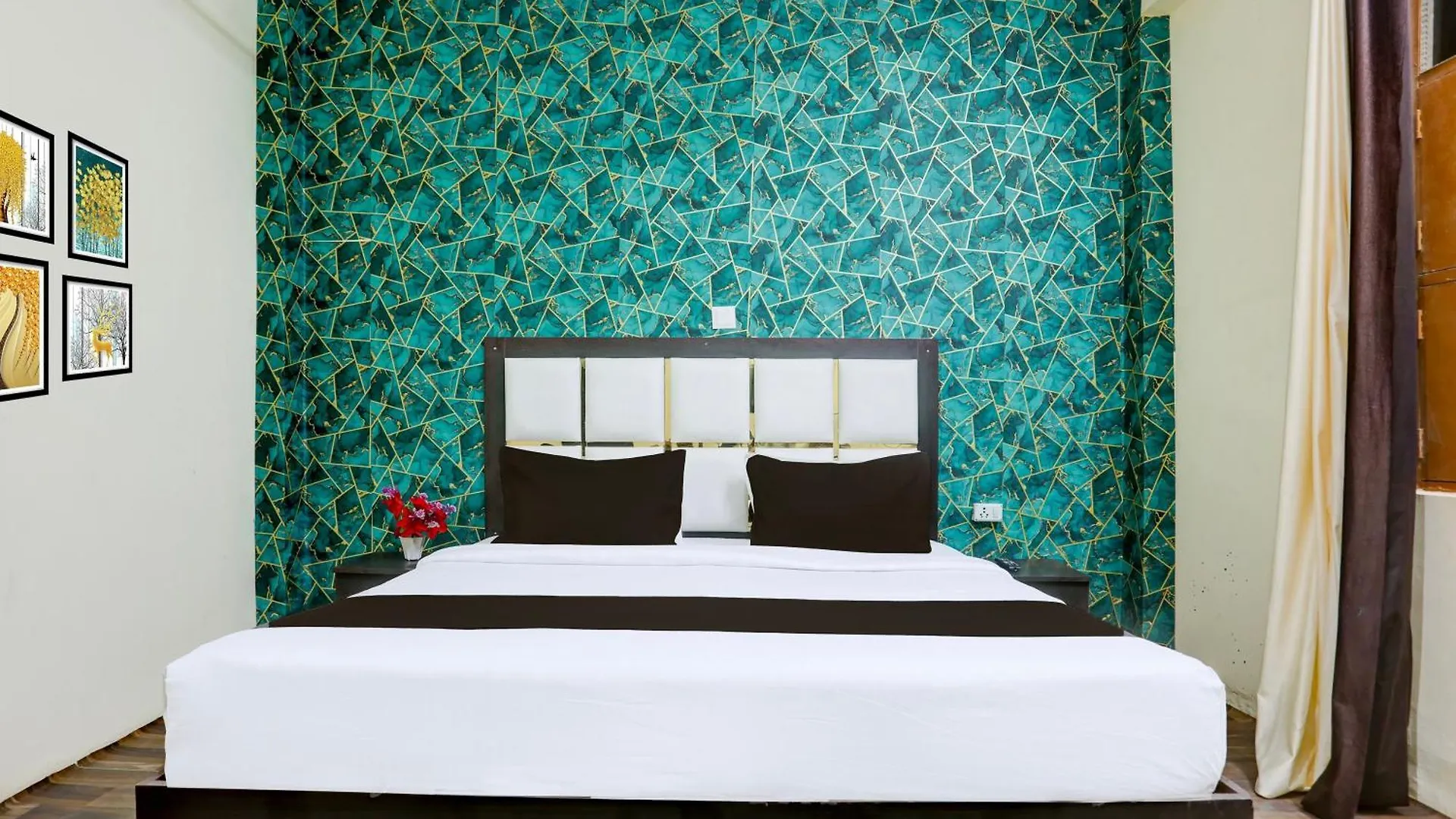 Hotel O Apna Dx Delhi  Delhi (National Capital Territory of India)