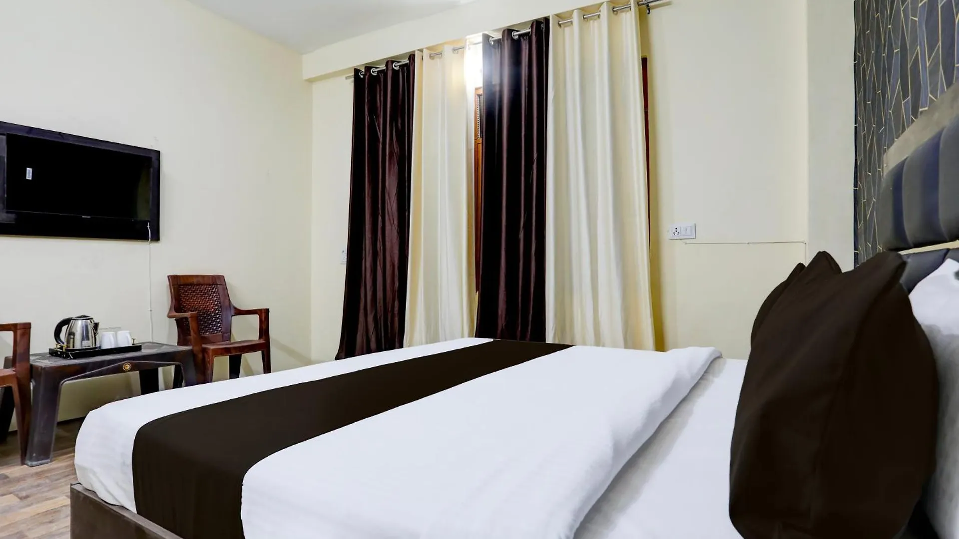 Hotel O Apna Dx Delhi  3*, Delhi (National Capital Territory of India)